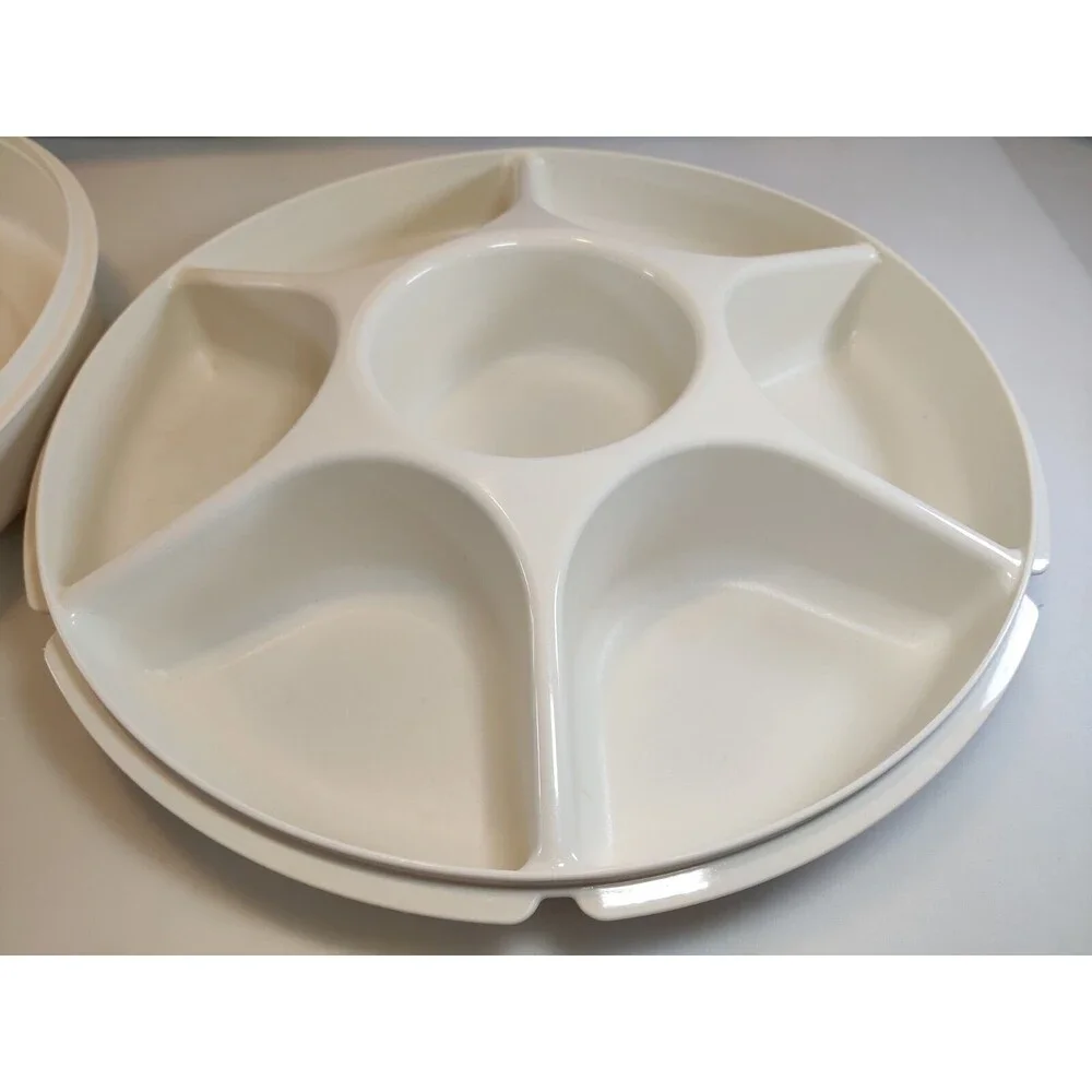 Vintage-Tupperware Serving Center Tray Almond Veggie 1665-3 With Lid 1666-1 USA